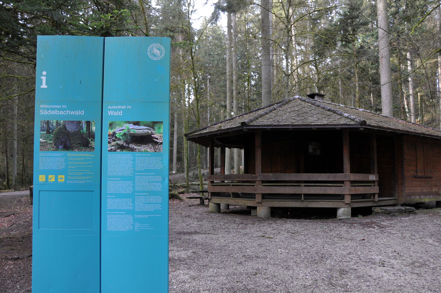 Aussenansicht der Waldhütte Sädelbach
